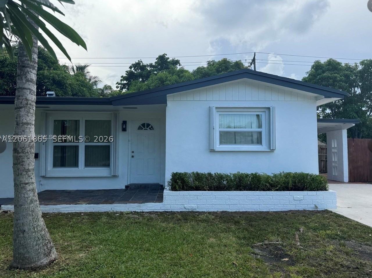 17630 Sw 112th Ave - Photo 2 of 11