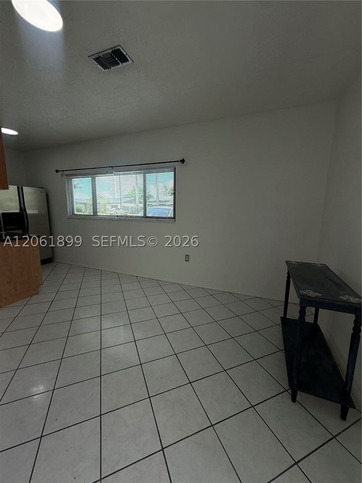 13101 Sw 82nd Ter #1 - Photo 5 of 15
