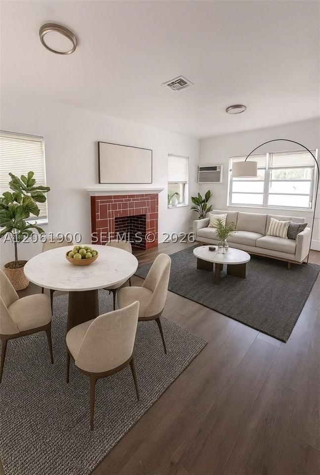 1836 Nw 33rd St - Photo 4 of 14