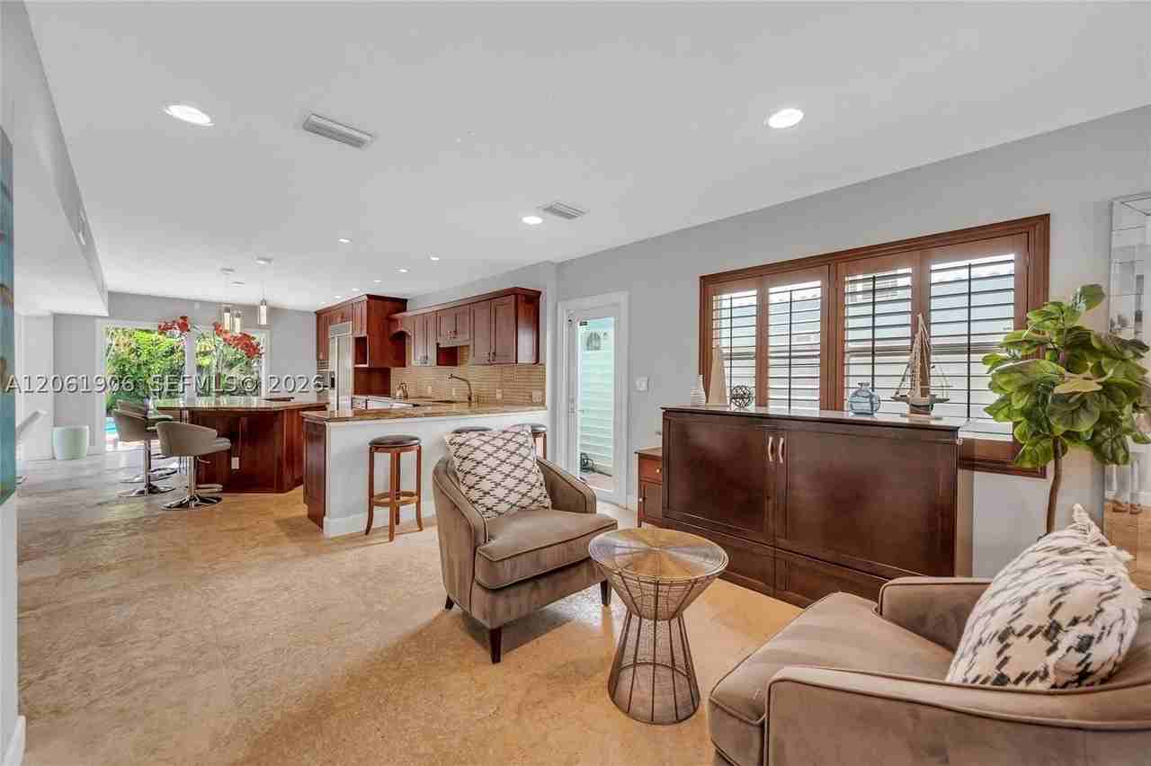 3317 Ne 16th Ct #0 - Photo 5 of 27