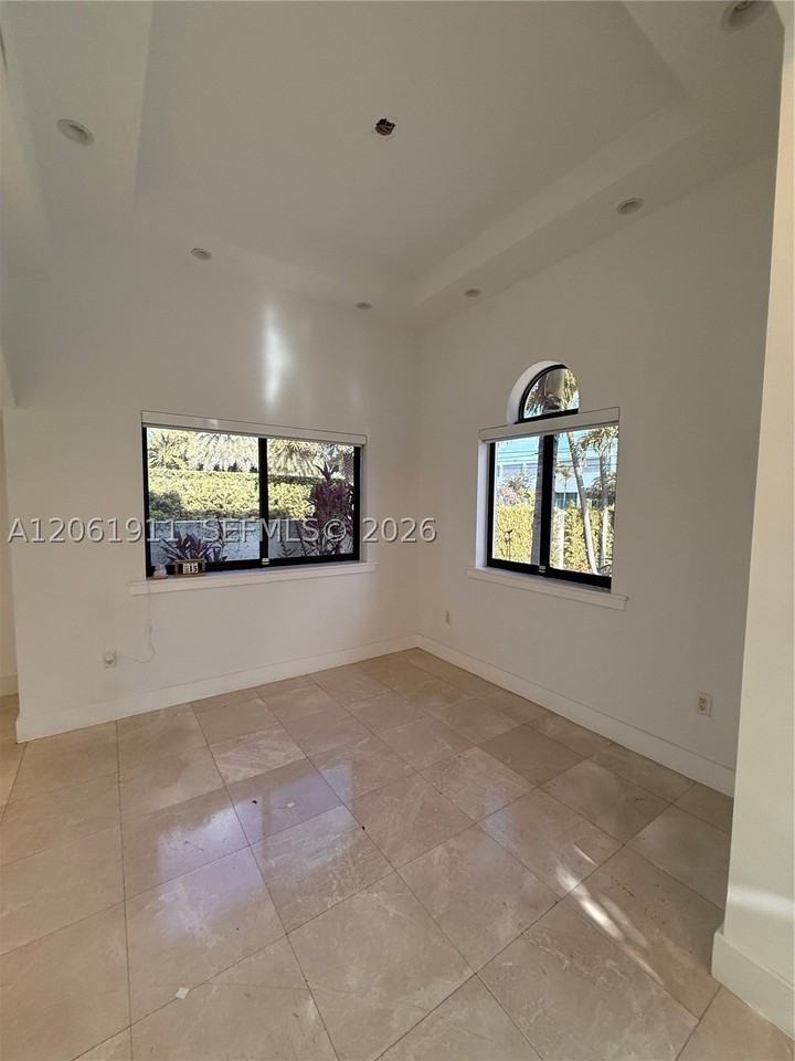 8881 Sw 28th St #0 - Photo 5 of 39