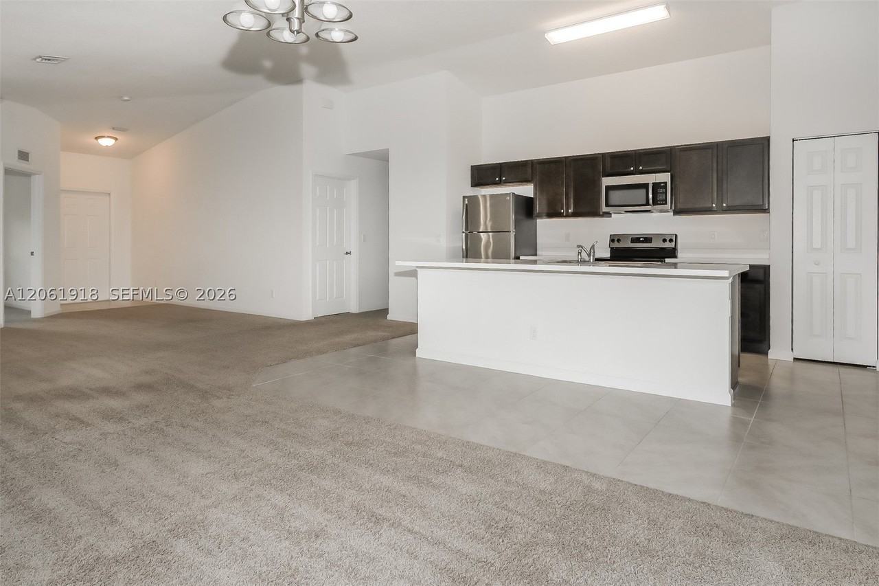 3157 Sw Letchworth St - Photo 5 of 15