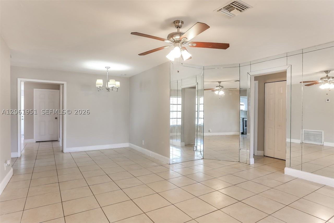 3751 Nw 9th Ct - Photo 4 of 15