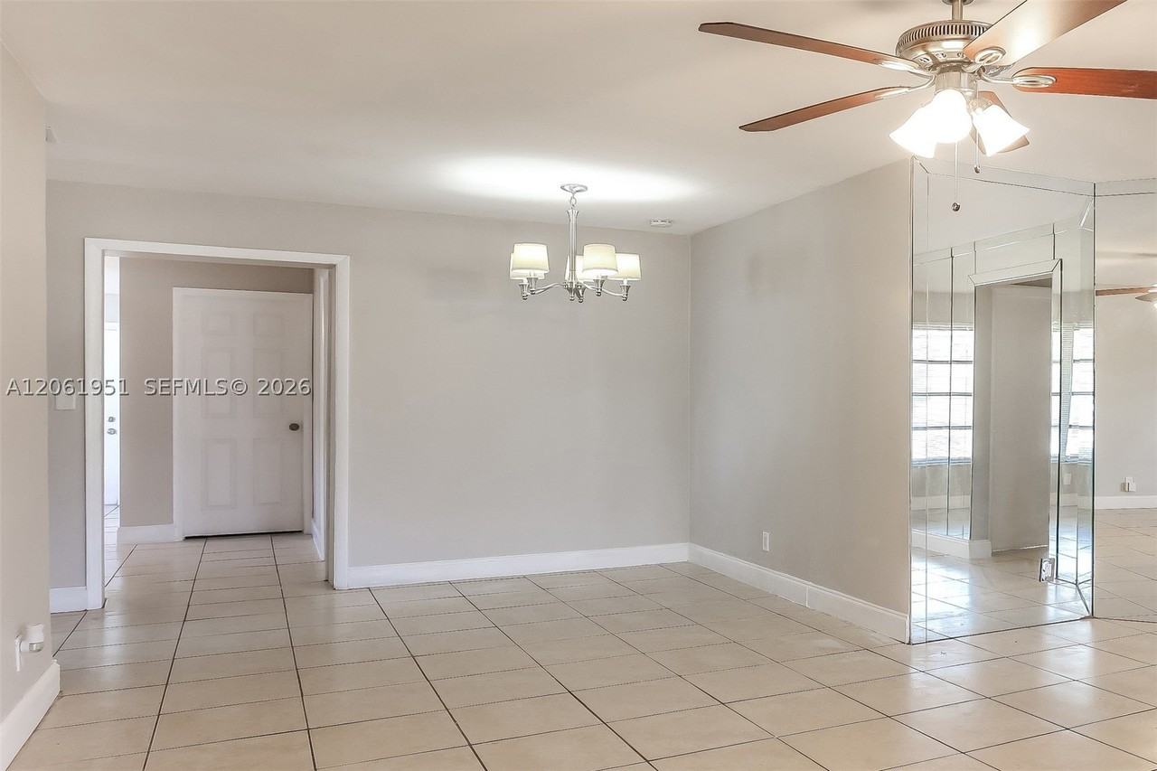 3751 Nw 9th Ct - Photo 5 of 15