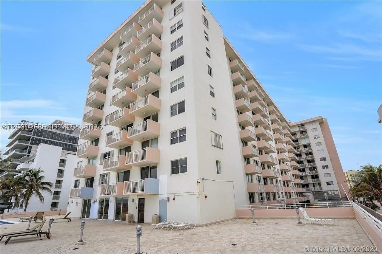 345 Ocean Dr #302