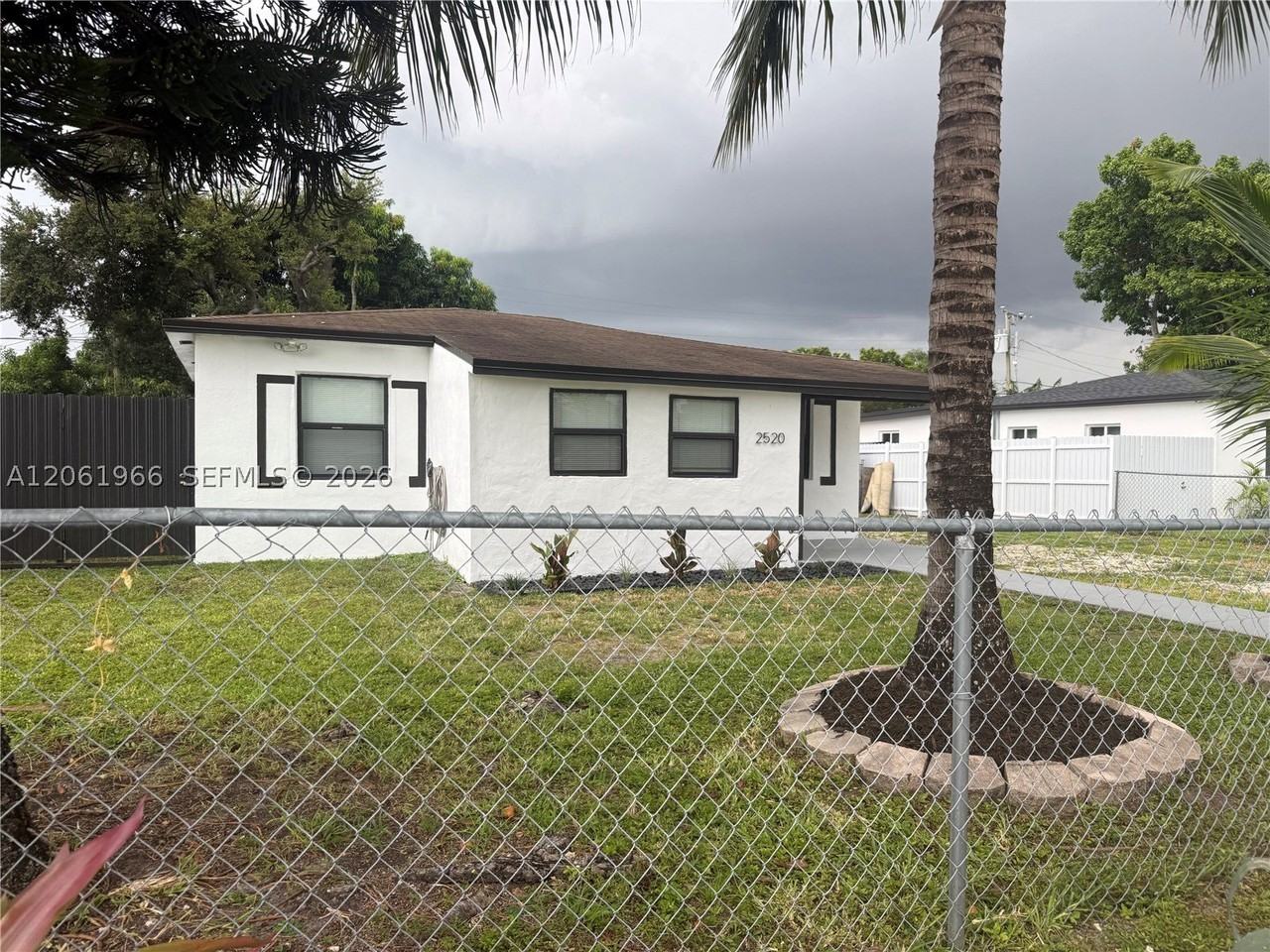 2520 Nw 155th St - Photo 2 of 26