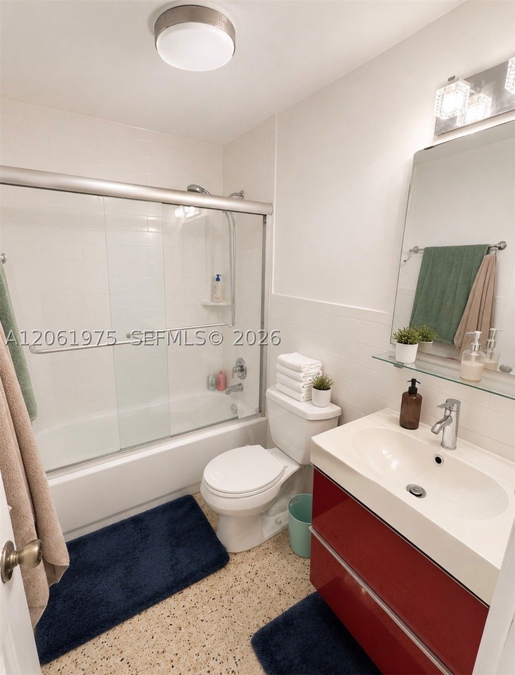 652 Nw 3rd St #306 - Photo 5 of 7