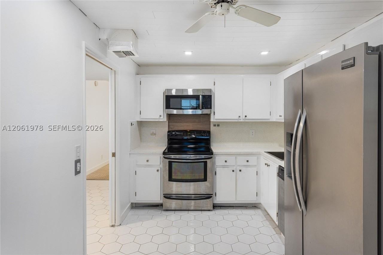 4030 W Palm Aire Dr #407