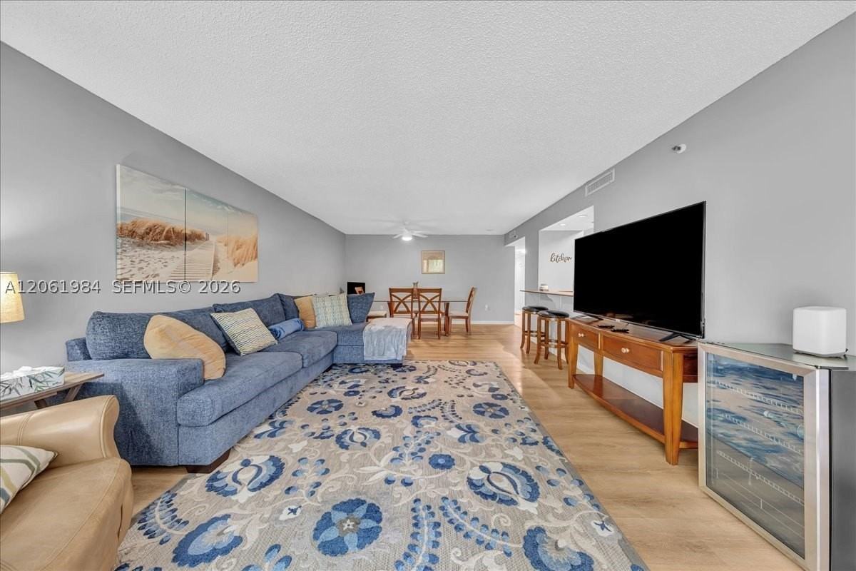 2240 N Cypress Bend Dr #204 - Photo 3 of 50