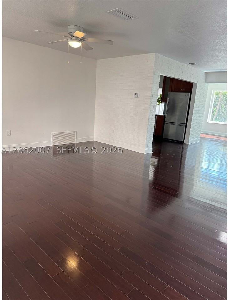 5320 Sw 89th Ave - Photo 3 of 24