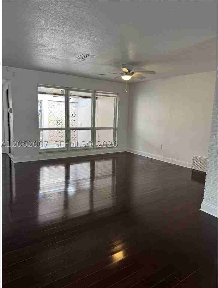 5320 Sw 89th Ave - Photo 4 of 24