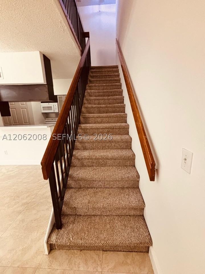 18342 Nw 68th Ave #D - Photo 7 of 8