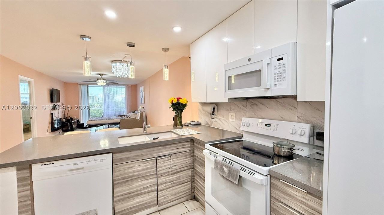 1830 Dixieanna St #603 - Photo 5 of 15