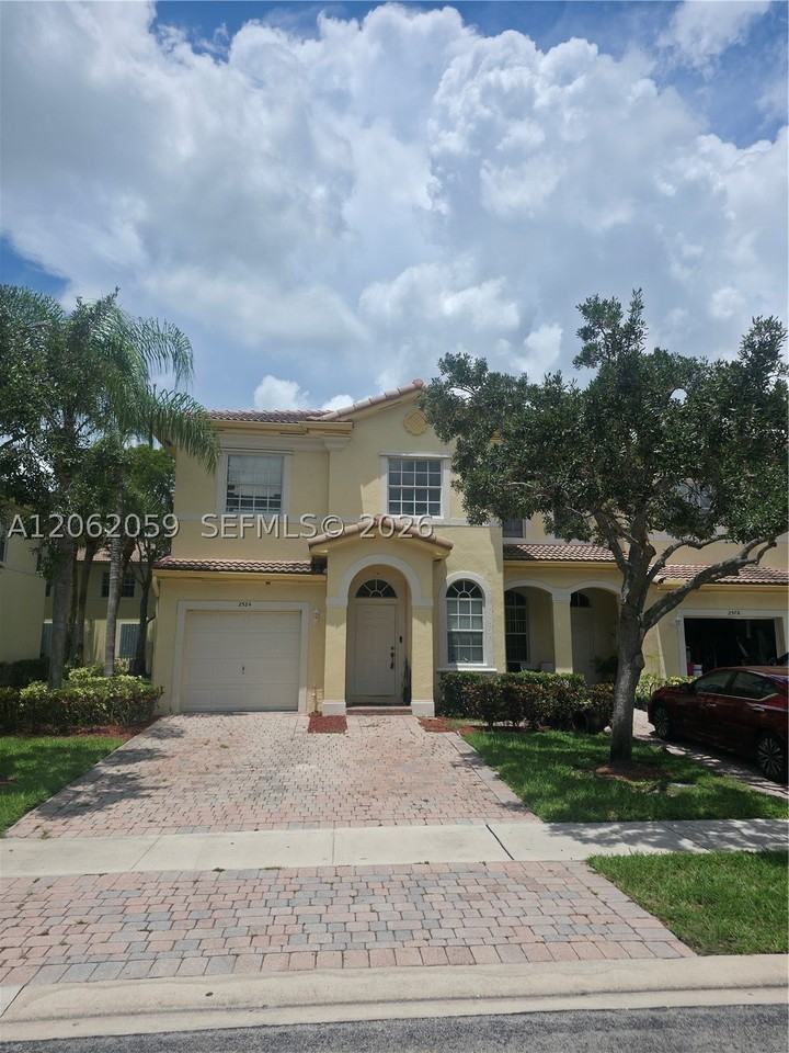 2584 Sw 84th Ter #101 - Photo 2 of 10