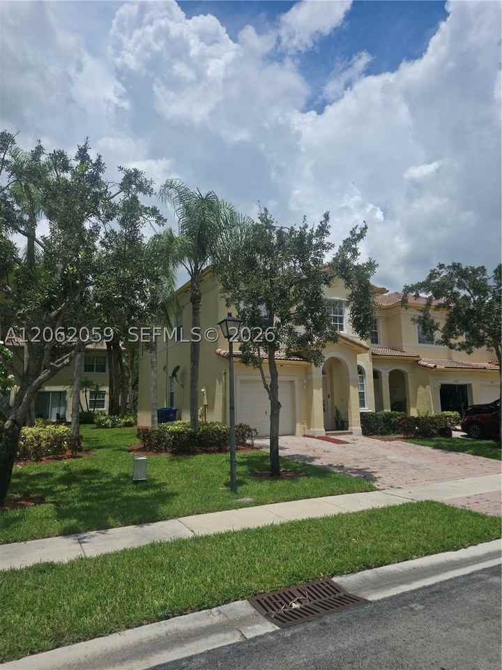 2584 Sw 84th Ter #101 - Photo 3 of 10