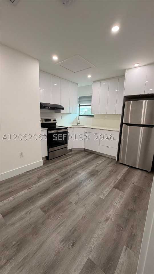 10370 Sw 24th St #B - Photo 5 of 10