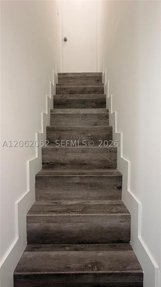 10370 Sw 24th St #B - Photo 7 of 10