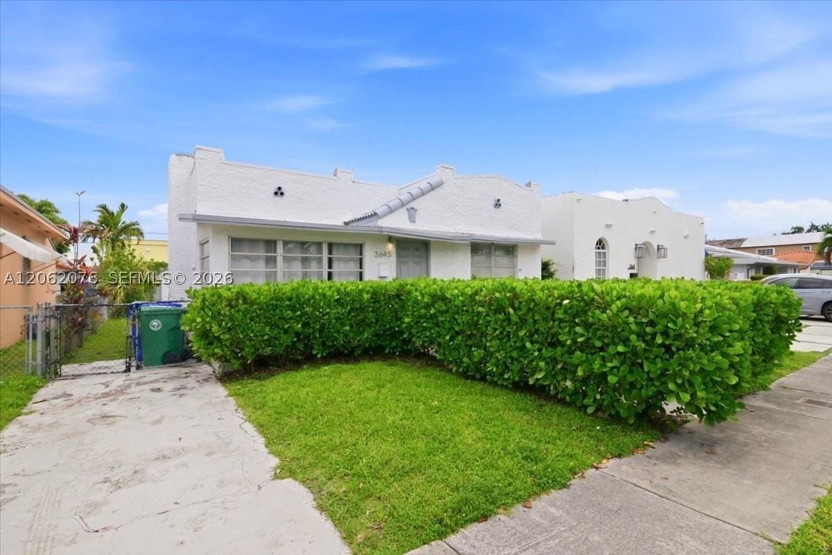 3645 Sw 25th Ter - Photo 3 of 22