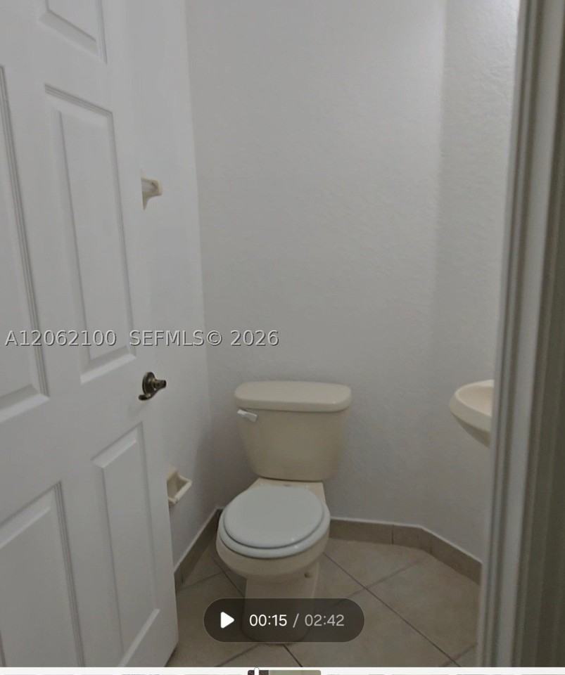 4917 Sw 141st Ave #4 - Photo 4 of 50