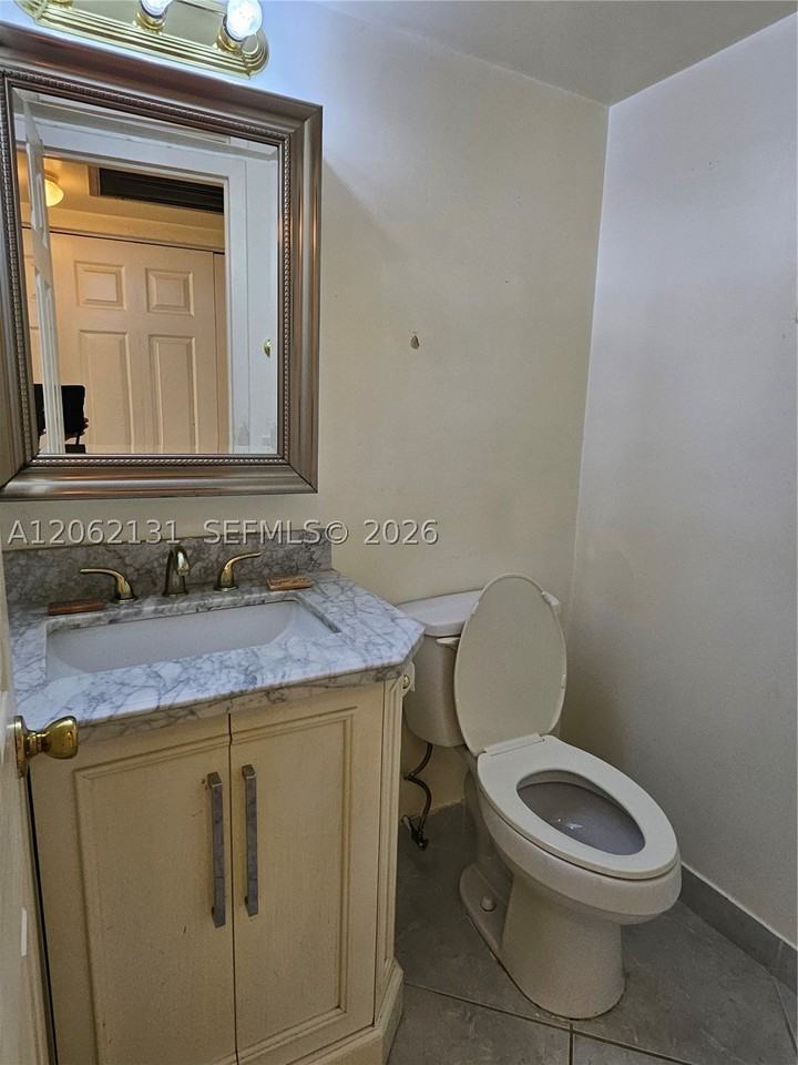 559 Mansfield N #559 - Photo 5 of 50