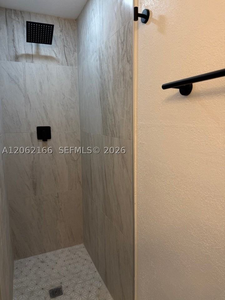 7842 Nw 5th Ave - Photo 4 of 10