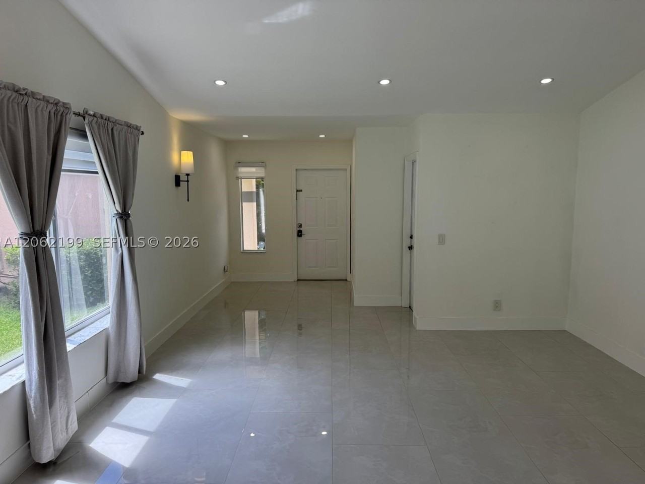 1133 Alexander Bnd - Photo 2 of 5