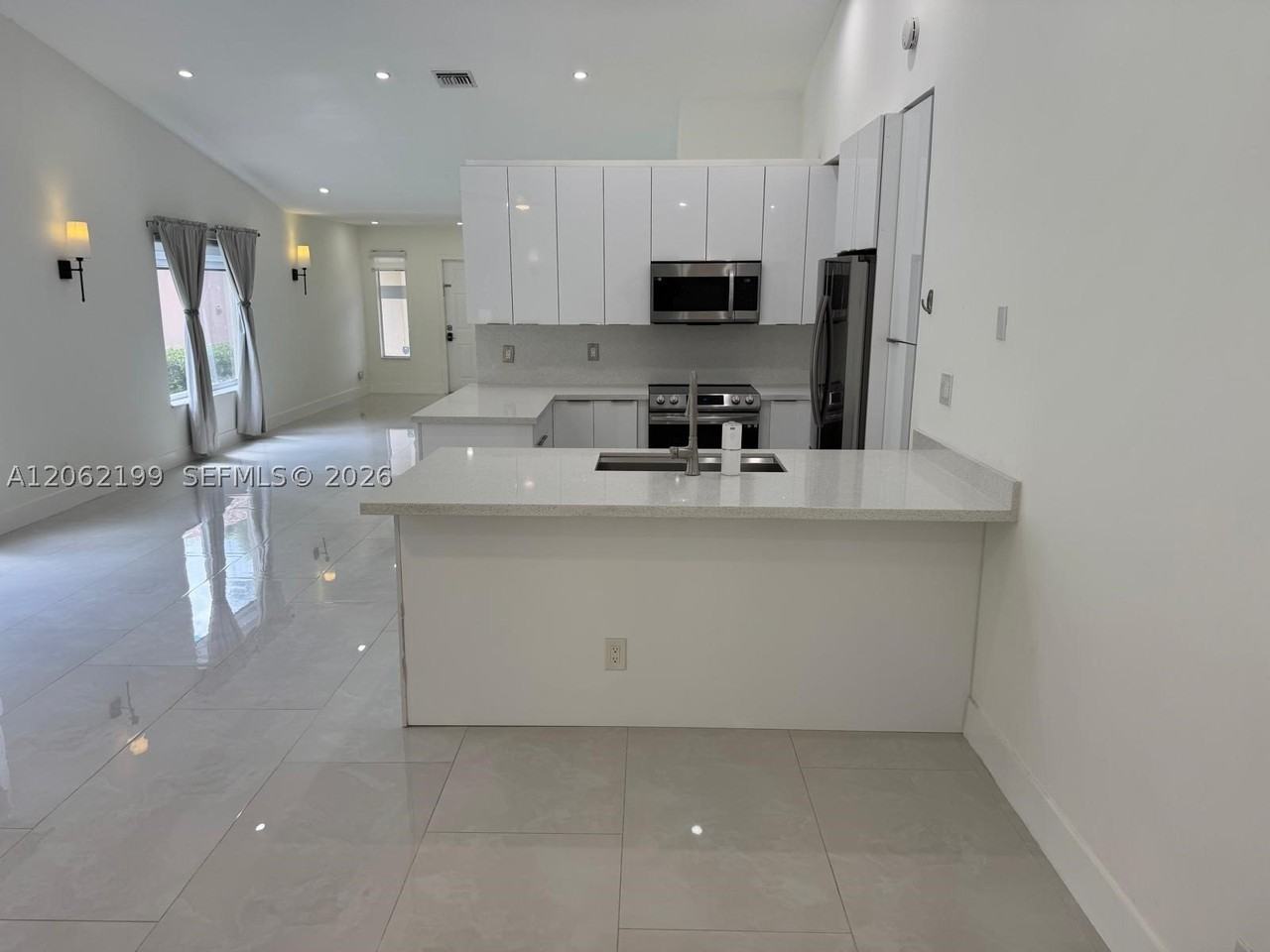 1133 Alexander Bnd - Photo 4 of 5