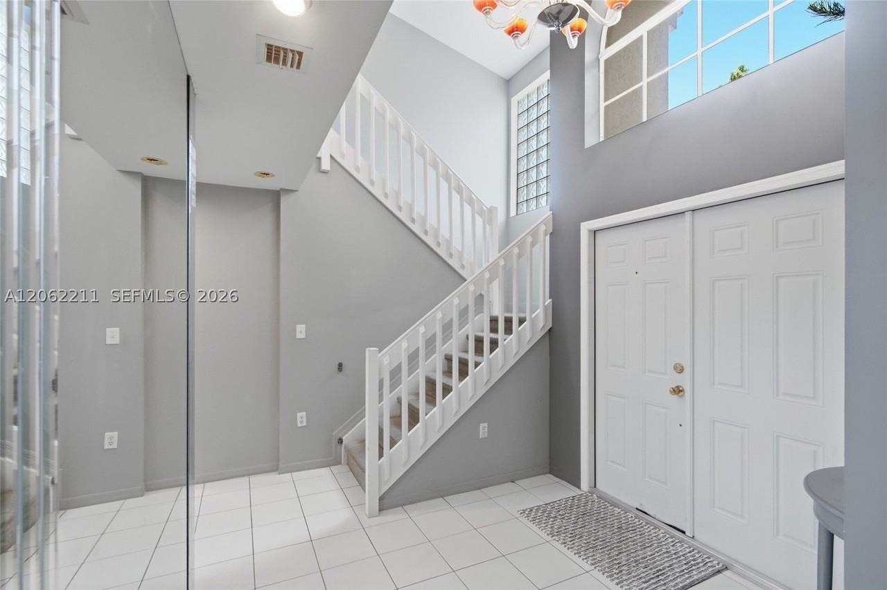 21221 Ne 3rd Ct - Photo 3 of 42