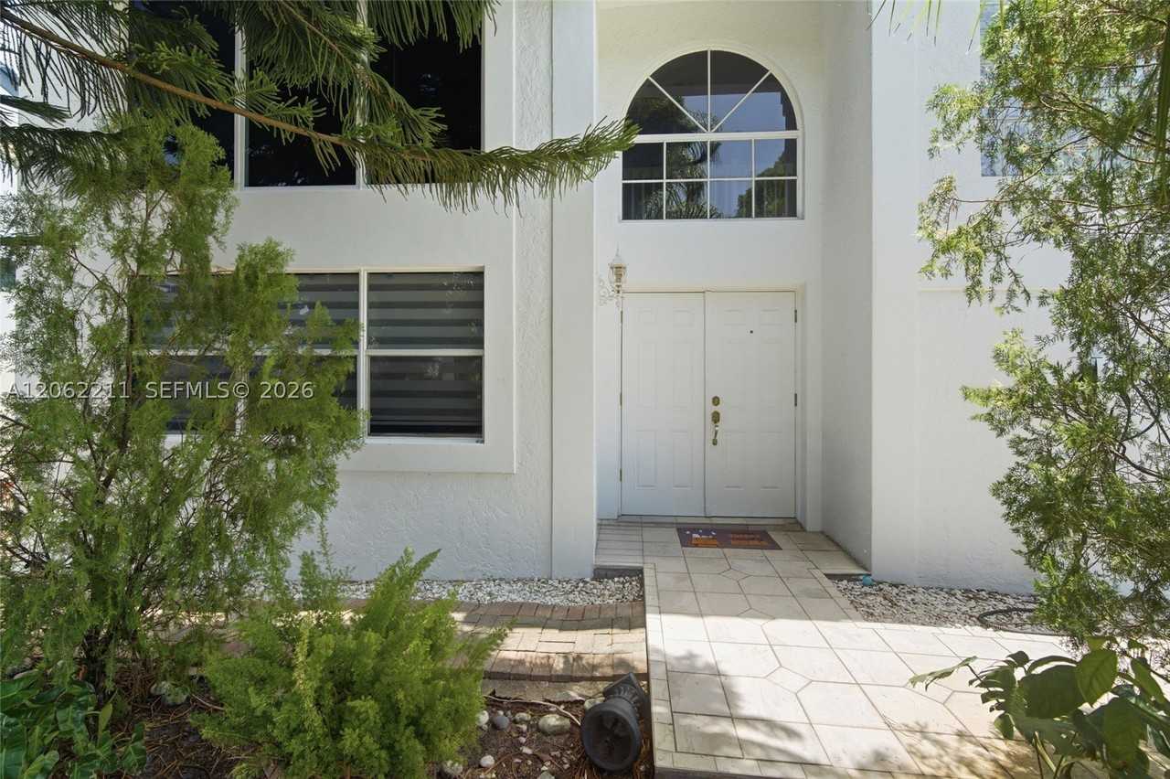 21221 Ne 3rd Ct - Photo 4 of 42