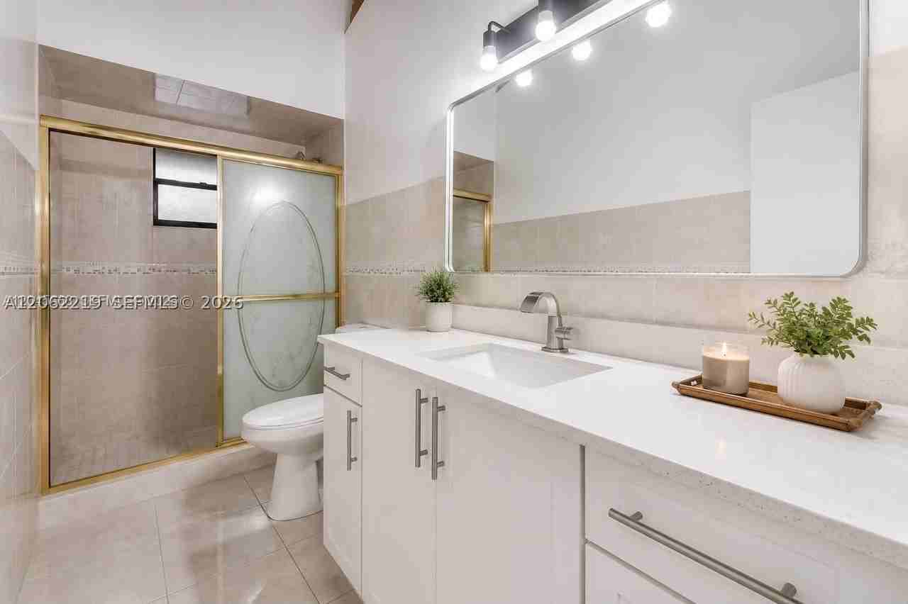 601 Leslie Dr #0 - Photo 4 of 11