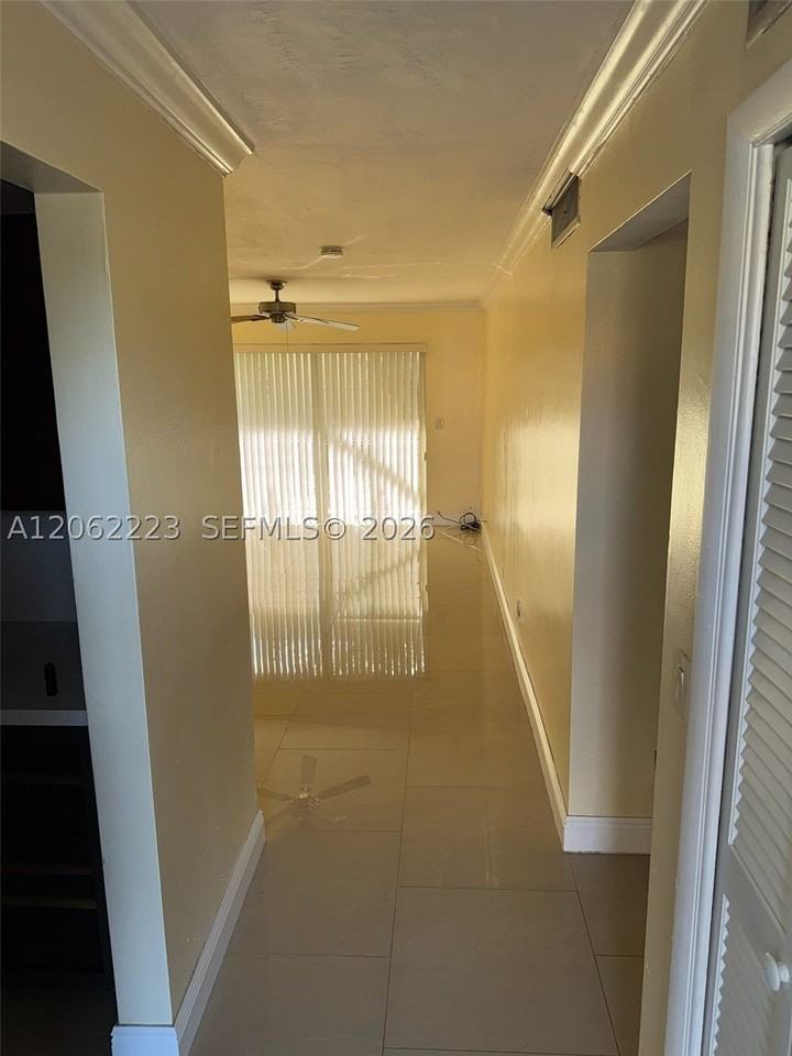 14052 Ne 2nd Ct #221 - Photo 4 of 7