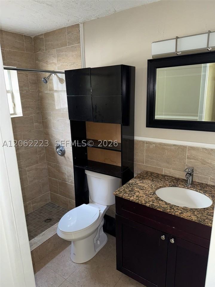 14052 Ne 2nd Ct #221 - Photo 6 of 7