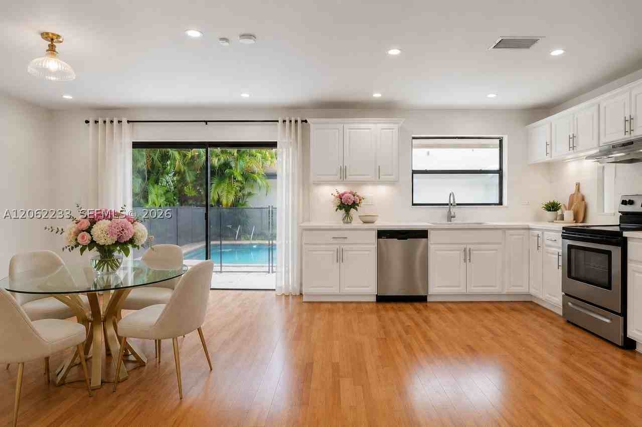 4102 N 51st Ave #1-1 - Photo 4 of 18