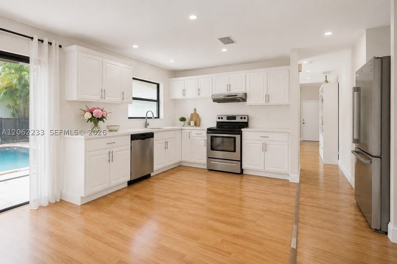 4102 N 51st Ave #1-1 - Photo 5 of 18