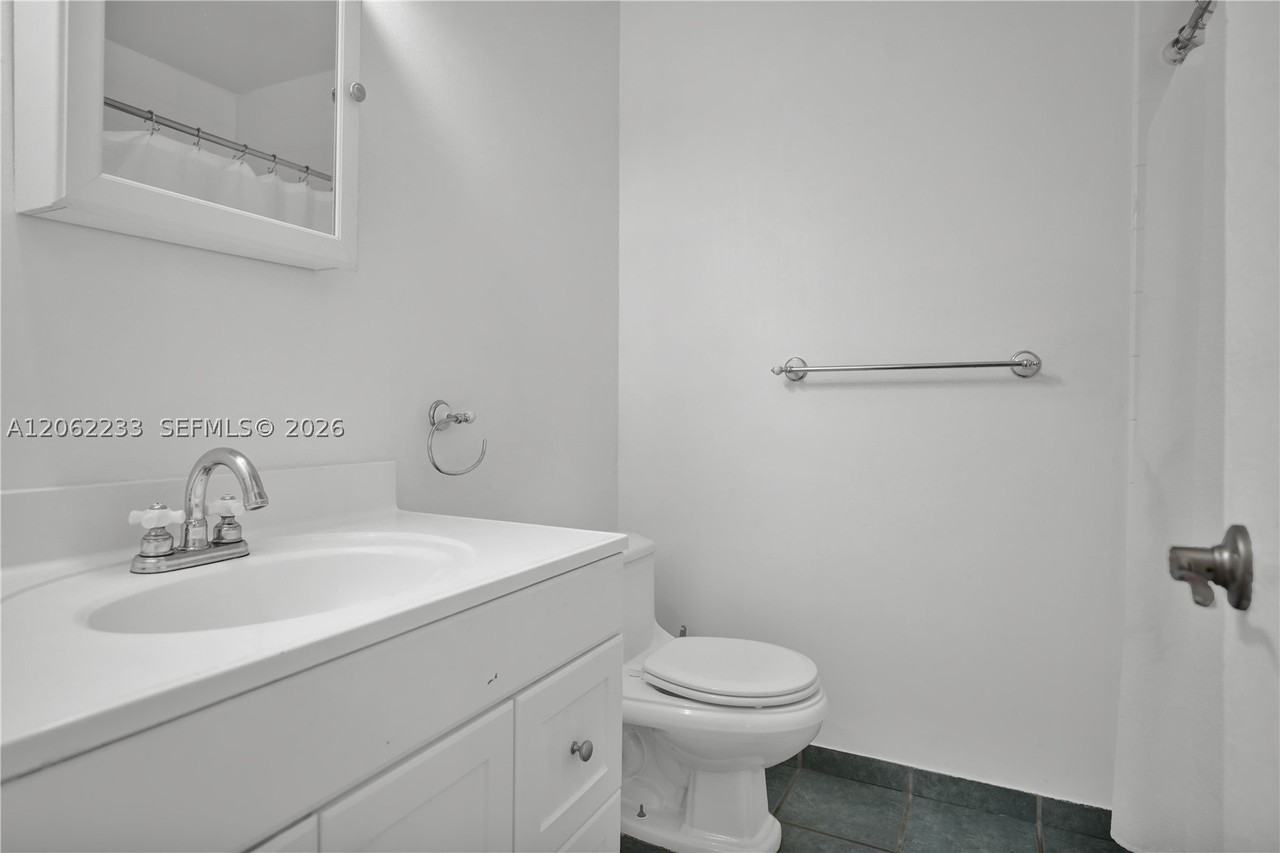 4102 N 51st Ave #1-1 - Photo 7 of 18