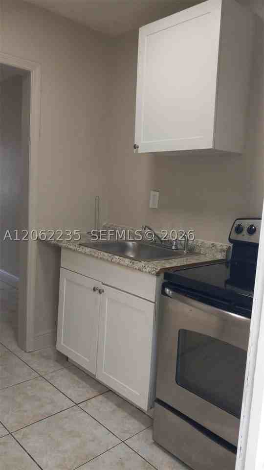 1462 Nw 2nd Ave #2 - Photo 3 of 8