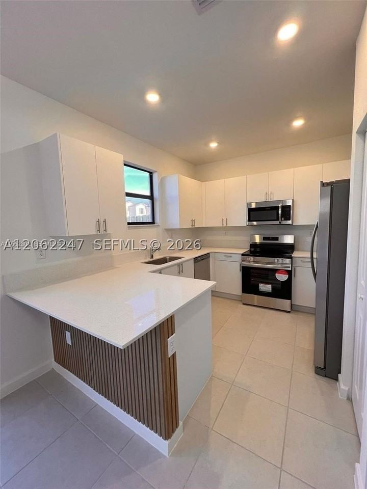 23055 Sw 129th Ct - Photo 3 of 23