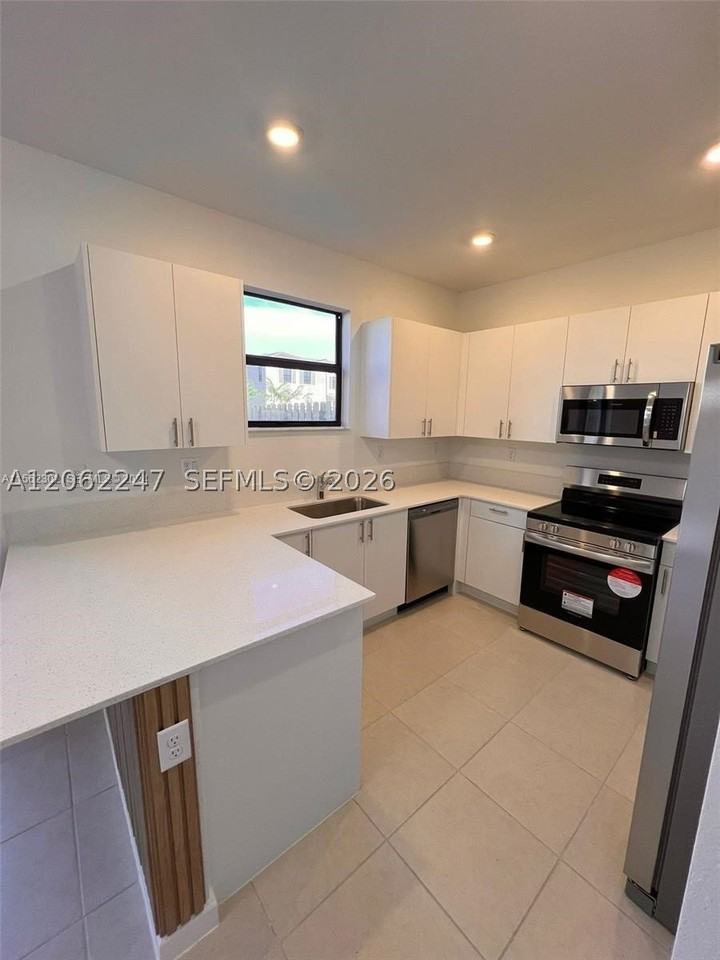 23055 Sw 129th Ct - Photo 4 of 23