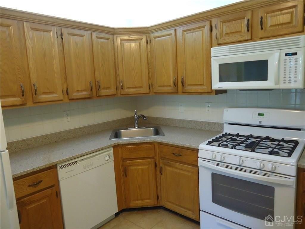 313 Wimbeldon Ct - Photo 5 of 11