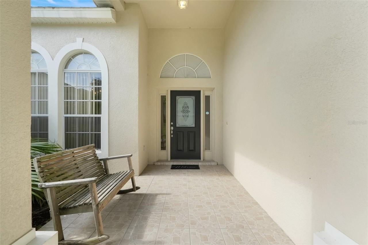 12900 Cloverdale Ln - Photo 4 of 35