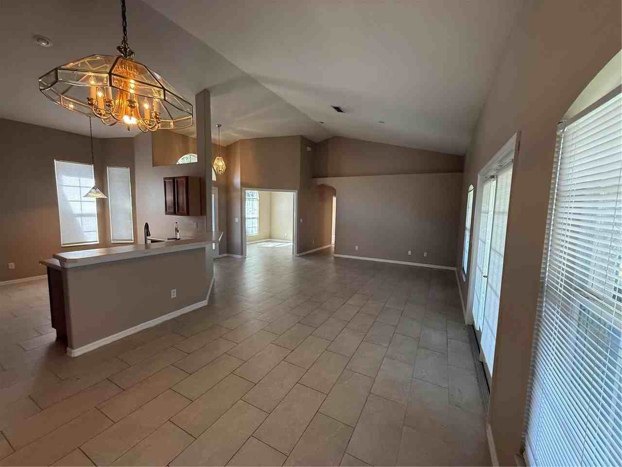 2735 Cedaridge Cir - Photo 4 of 23