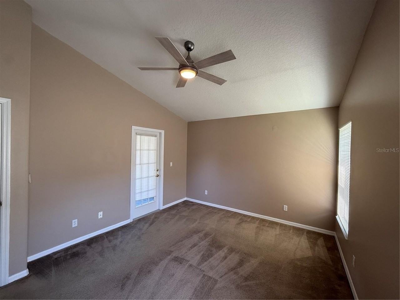 2735 Cedaridge Cir - Photo 5 of 23