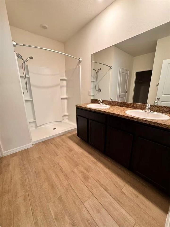 8244 Sw 60th Rd - Photo 4 of 6