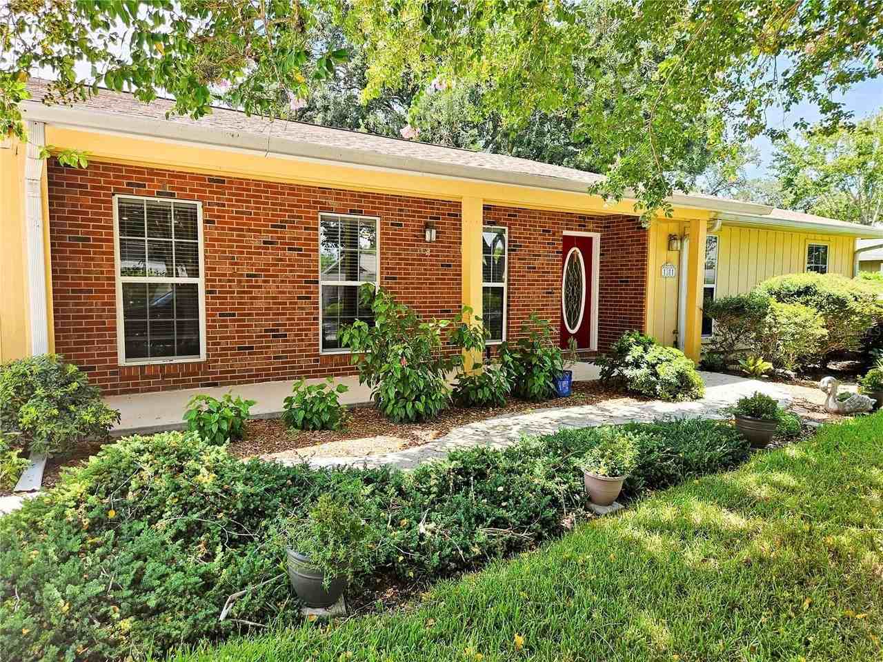 1311 Glenview Ln - Photo 2 of 31