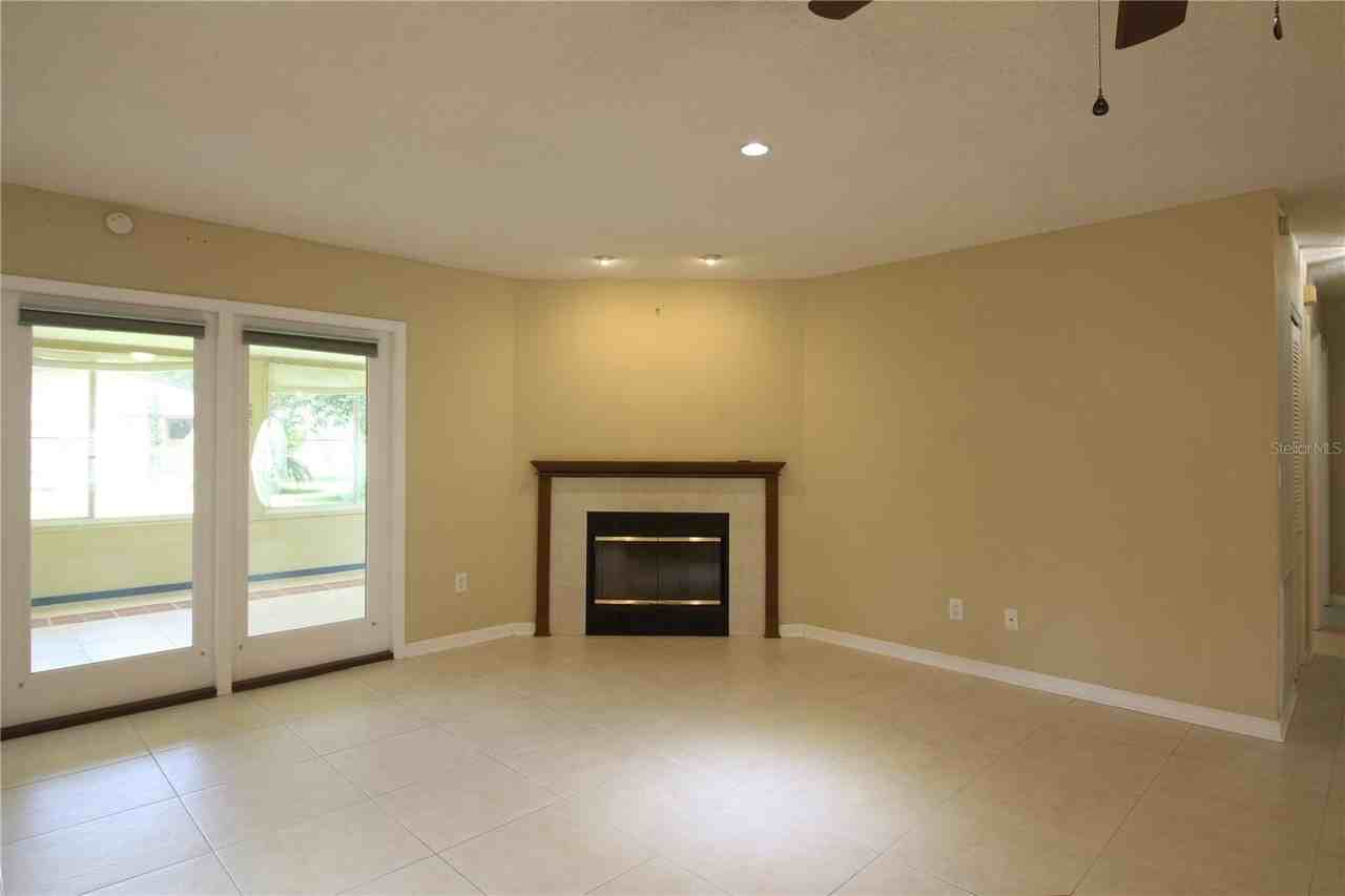1311 Glenview Ln - Photo 5 of 31