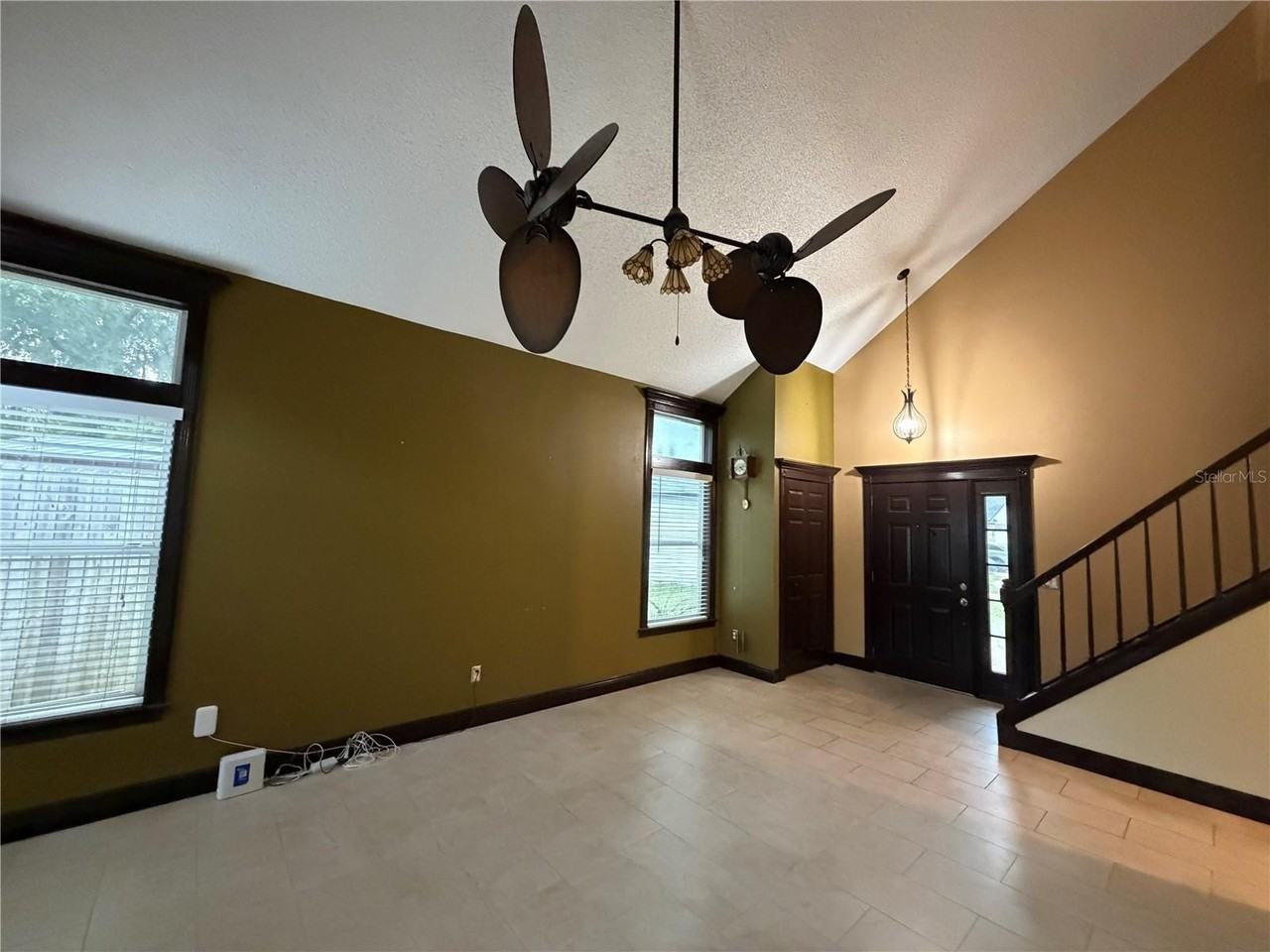 9828 Bubbling Brook Ct - Photo 4 of 37
