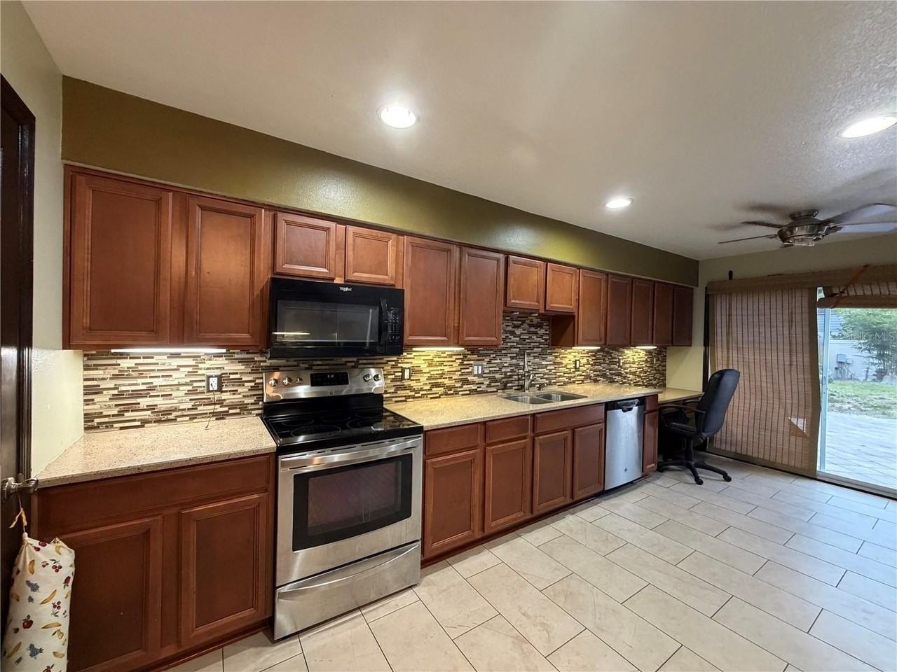 9828 Bubbling Brook Ct - Photo 5 of 37