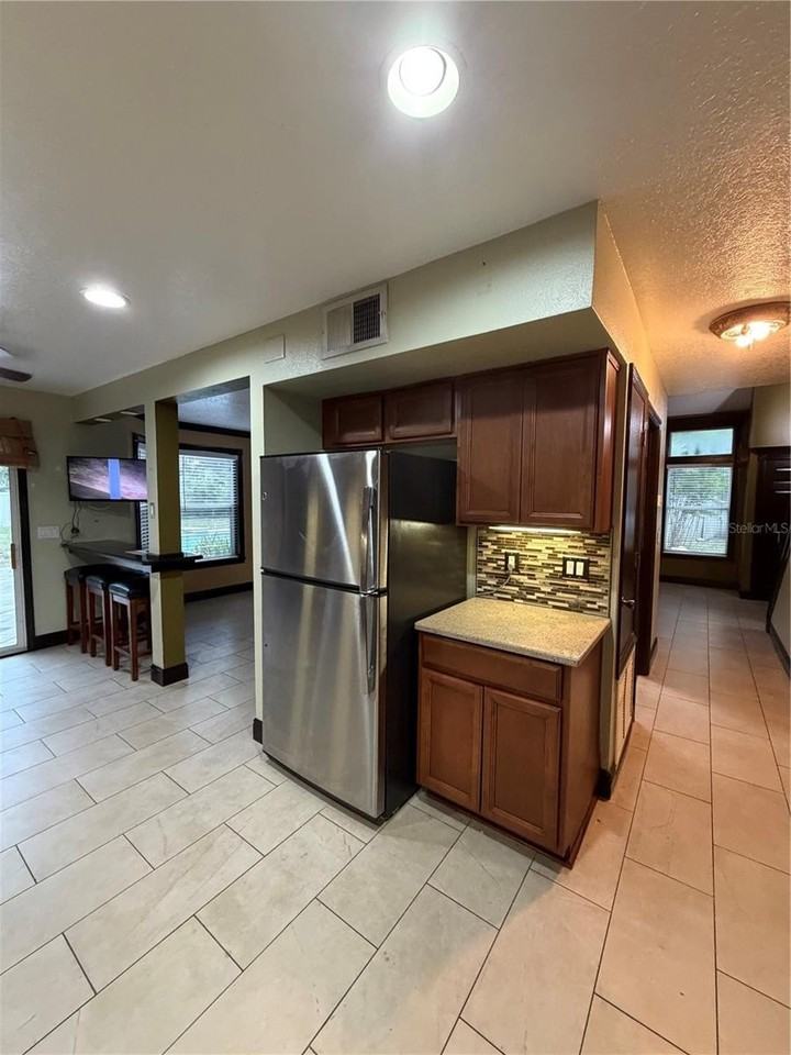 9828 Bubbling Brook Ct - Photo 6 of 37