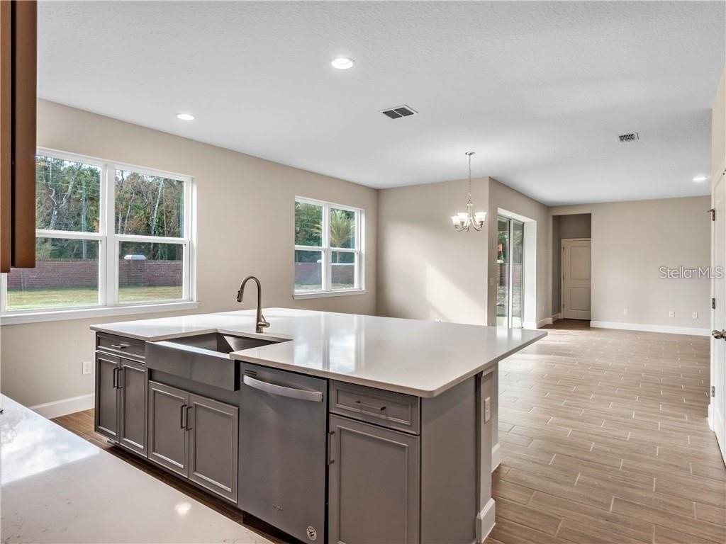 913 Talon Pl - Photo 2 of 12
