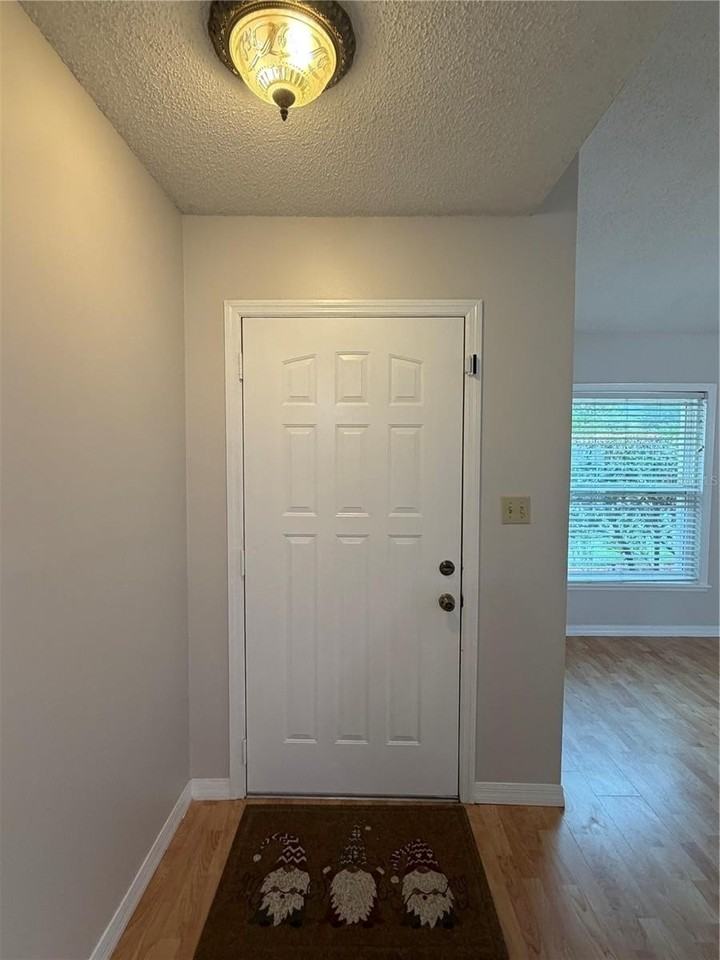 3727 Dunwich Ave - Photo 3 of 50